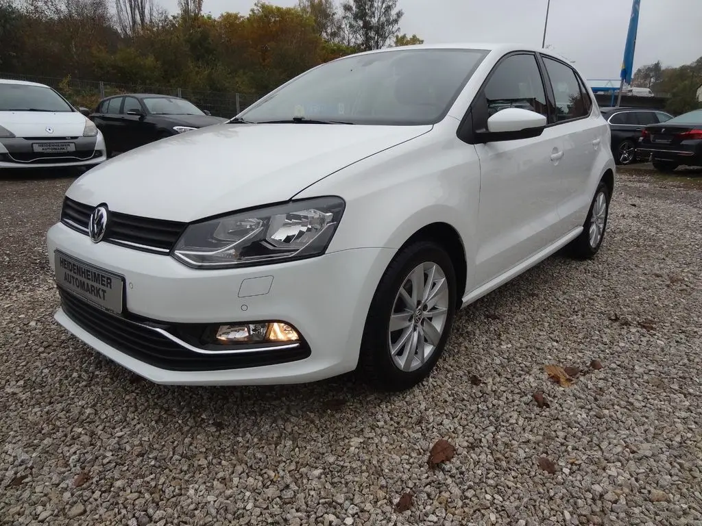 Photo 1 : Volkswagen Polo 2015 Petrol