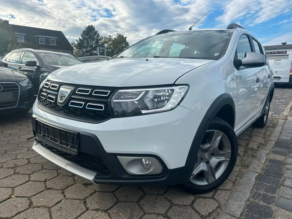 Photo 1 : Dacia Logan 2018 Petrol