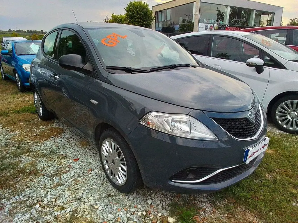 Photo 1 : Lancia Ypsilon 2017 LPG