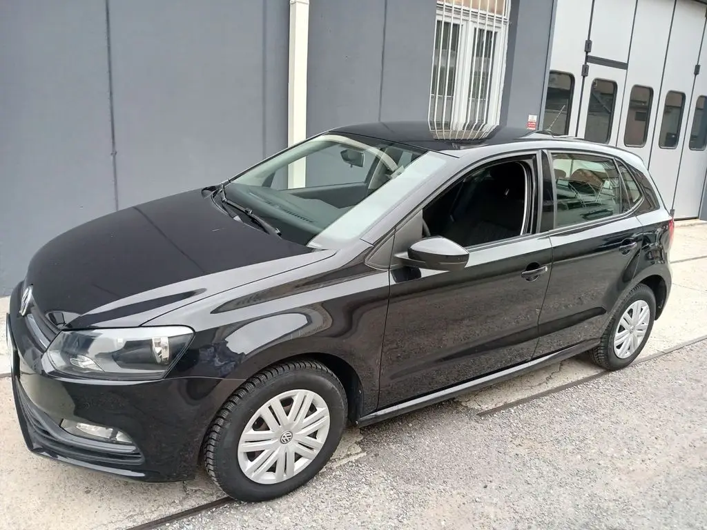 Photo 1 : Volkswagen Polo 2015 Petrol