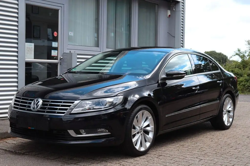 Photo 1 : Volkswagen Passat 2016 Petrol