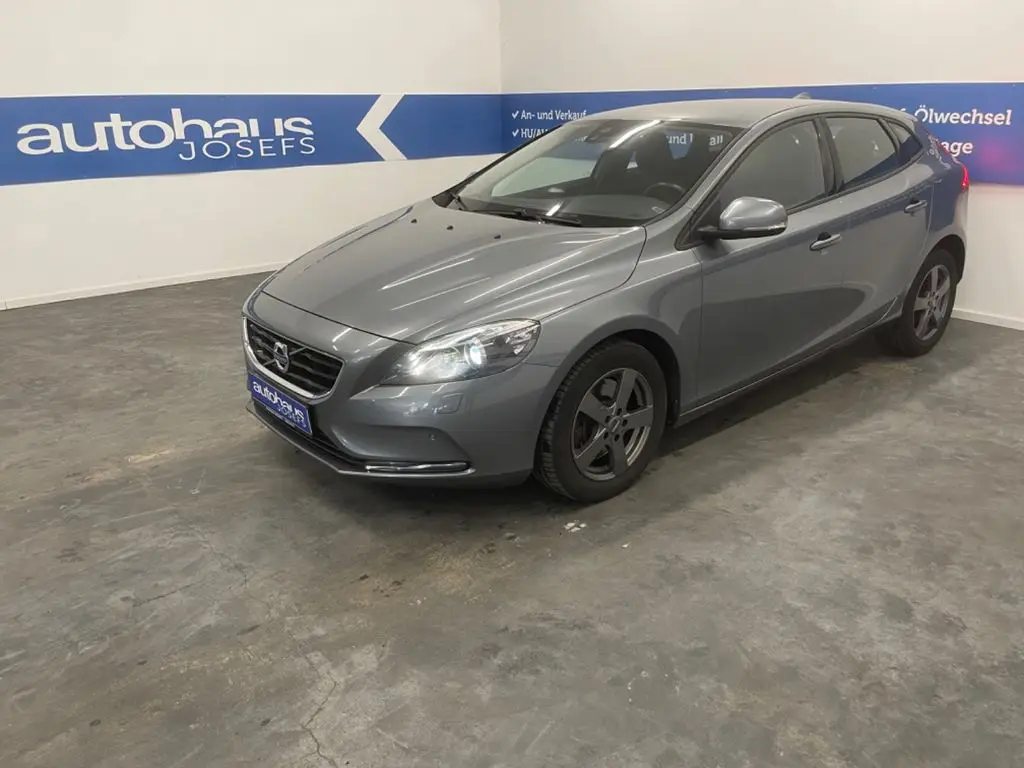 Photo 1 : Volvo V40 2016 Diesel