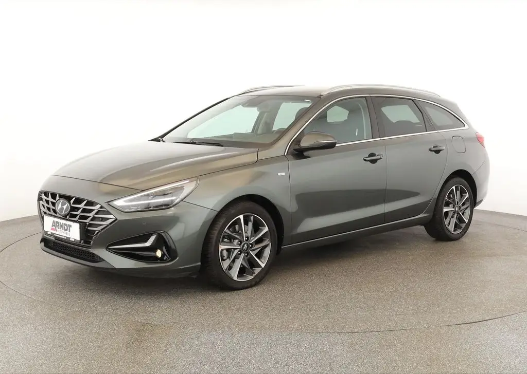 Photo 1 : Hyundai I30 2023 Petrol