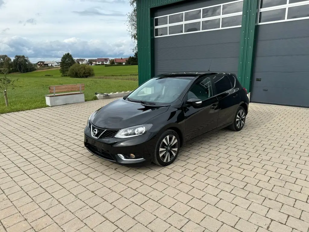 Photo 1 : Nissan Pulsar 2016 Petrol