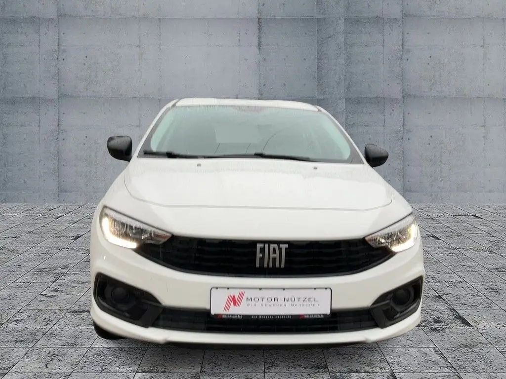 Photo 1 : Fiat Tipo 2024 Petrol