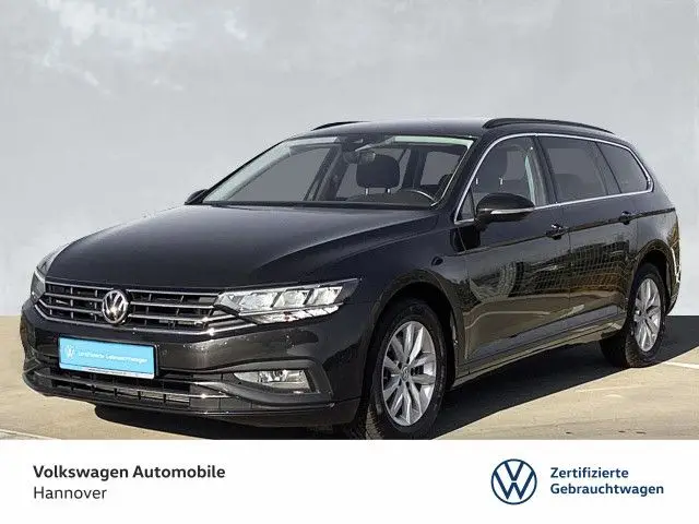 Photo 1 : Volkswagen Passat 2020 Essence