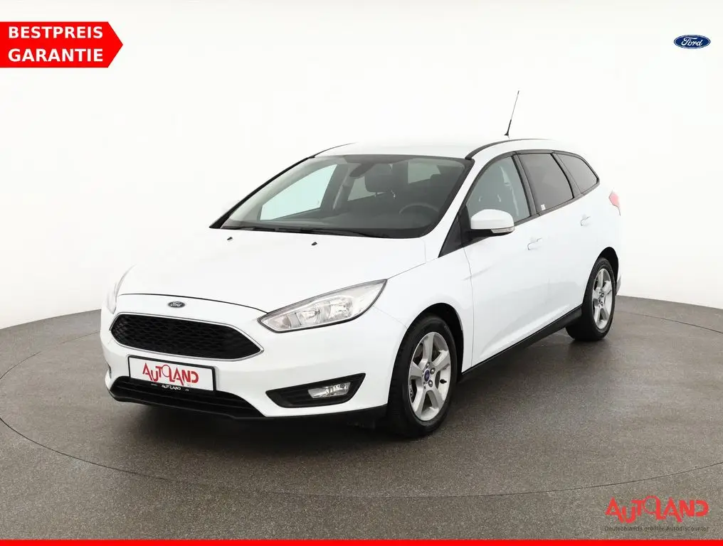 Photo 1 : Ford Focus 2016 Petrol