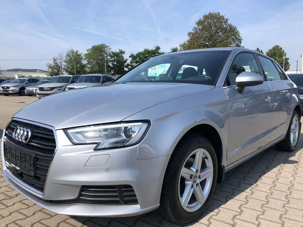 Photo 1 : Audi A3 2019 Diesel