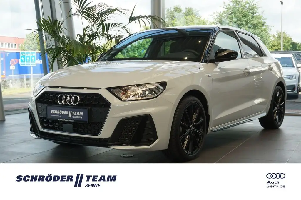 Photo 1 : Audi A1 2023 Essence