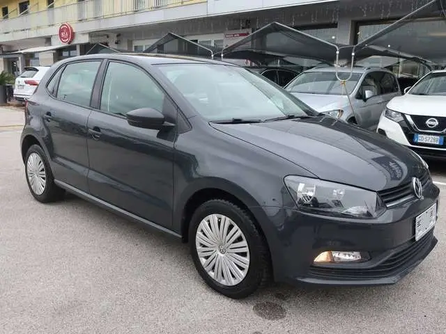 Photo 1 : Volkswagen Polo 2017 Petrol