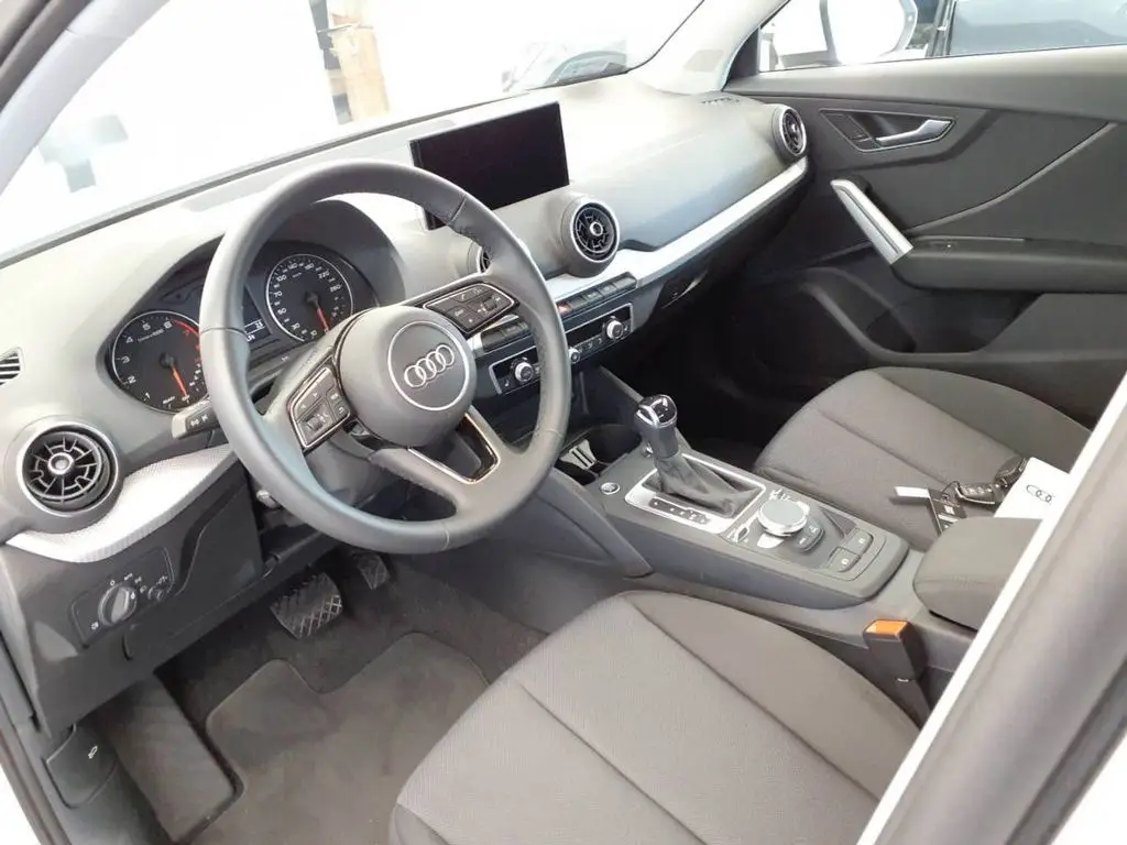 Photo 1 : Audi Q2 2023 Petrol