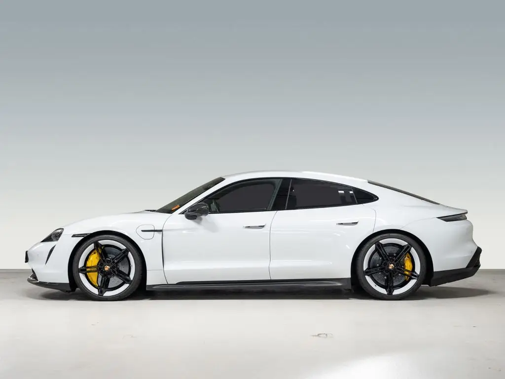 Photo 1 : Porsche Taycan 2021 Not specified