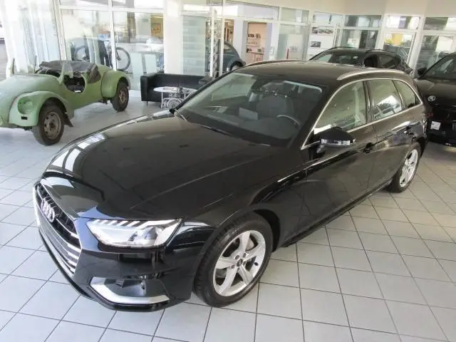 Photo 1 : Audi A4 2021 Petrol