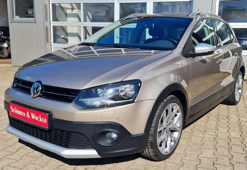 Photo 1 : Volkswagen Polo 2015 Petrol