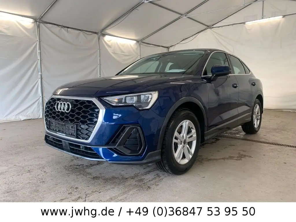 Photo 1 : Audi Q3 2021 Petrol