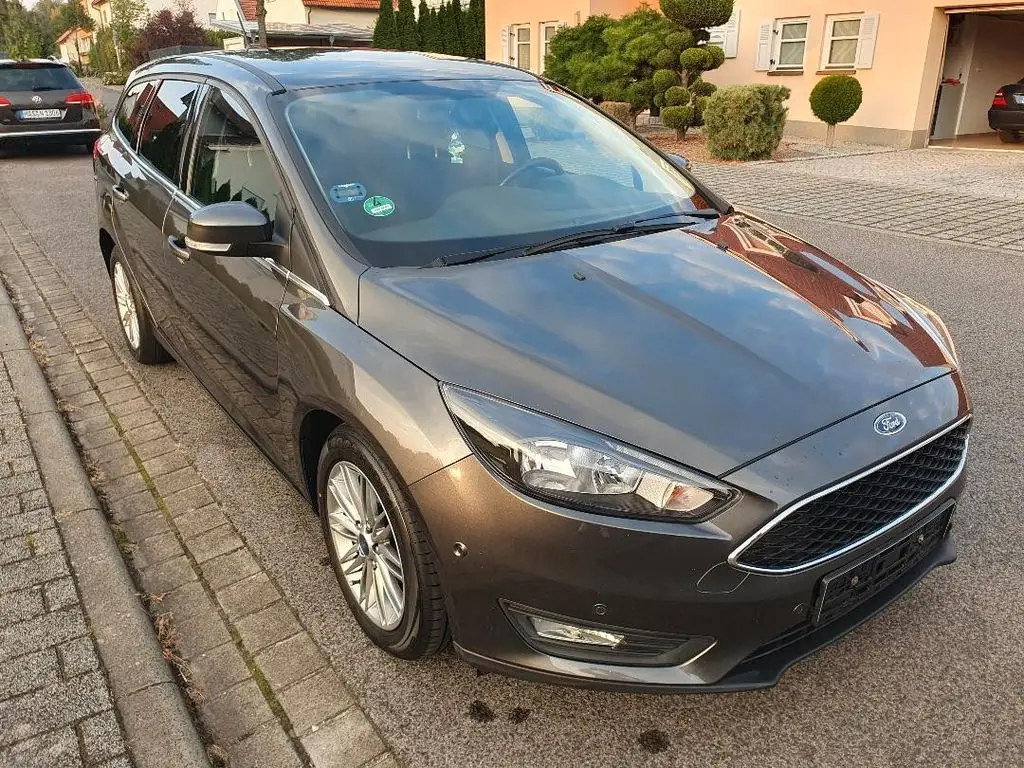 Photo 1 : Ford Focus 2018 Petrol