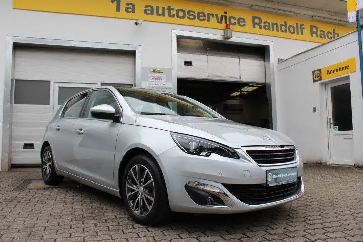 Photo 1 : Peugeot 308 2017 Petrol