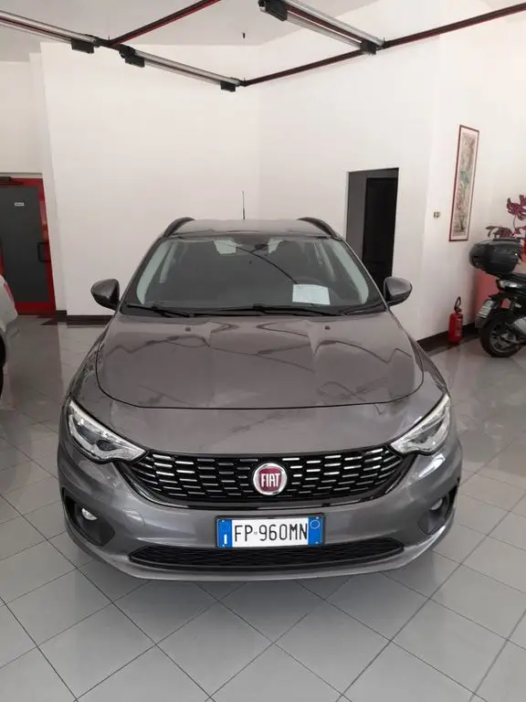 Photo 1 : Fiat Tipo 2018 Diesel