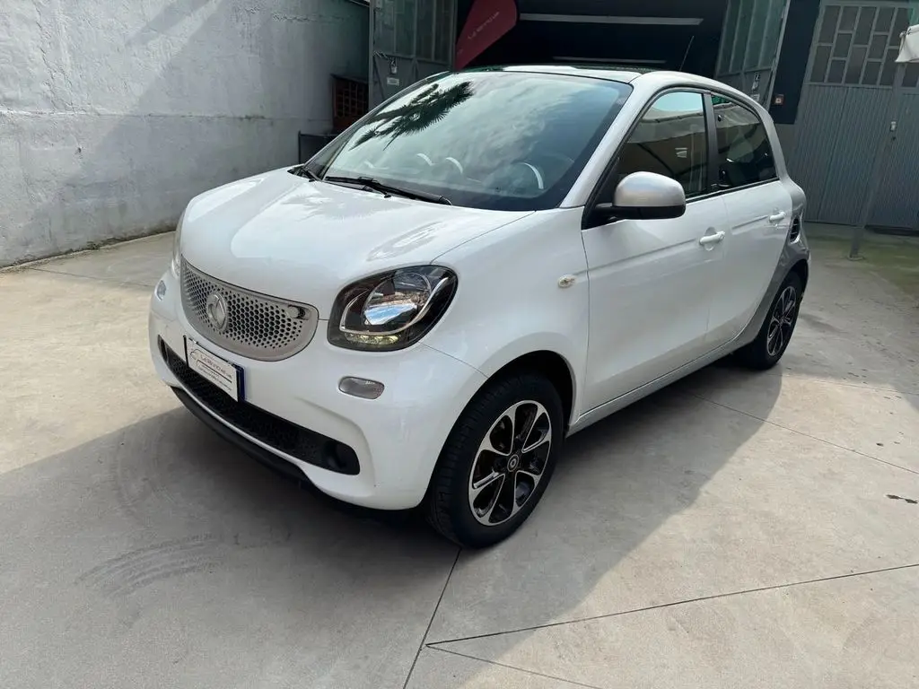 Photo 1 : Smart Forfour 2015 Petrol