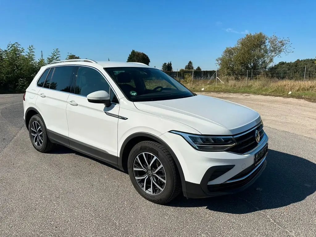 Photo 1 : Volkswagen Tiguan 2021 Petrol