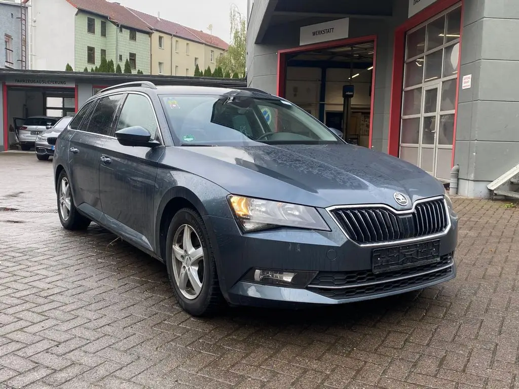 Photo 1 : Skoda Superb 2018 Diesel