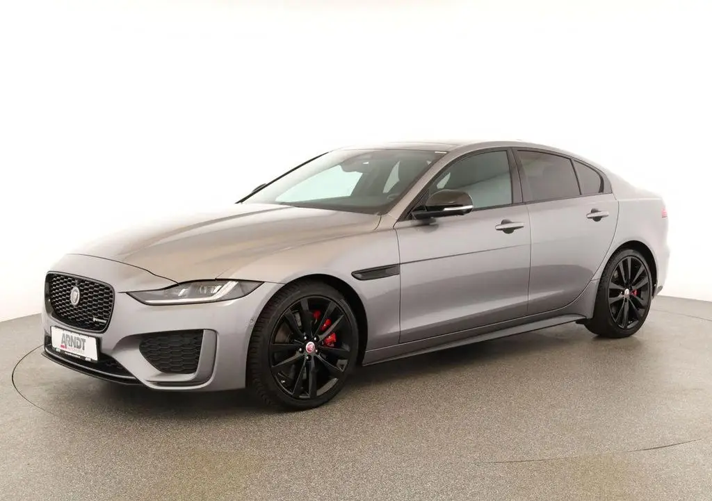 Photo 1 : Jaguar Xe 2023 Petrol