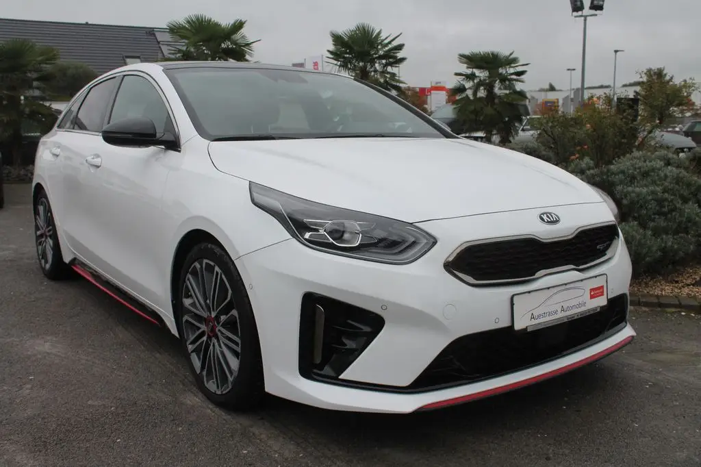 Photo 1 : Kia Proceed 2020 Petrol