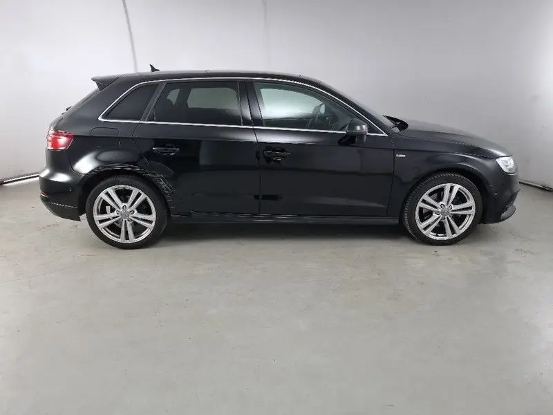 Photo 1 : Audi A3 2019 Diesel