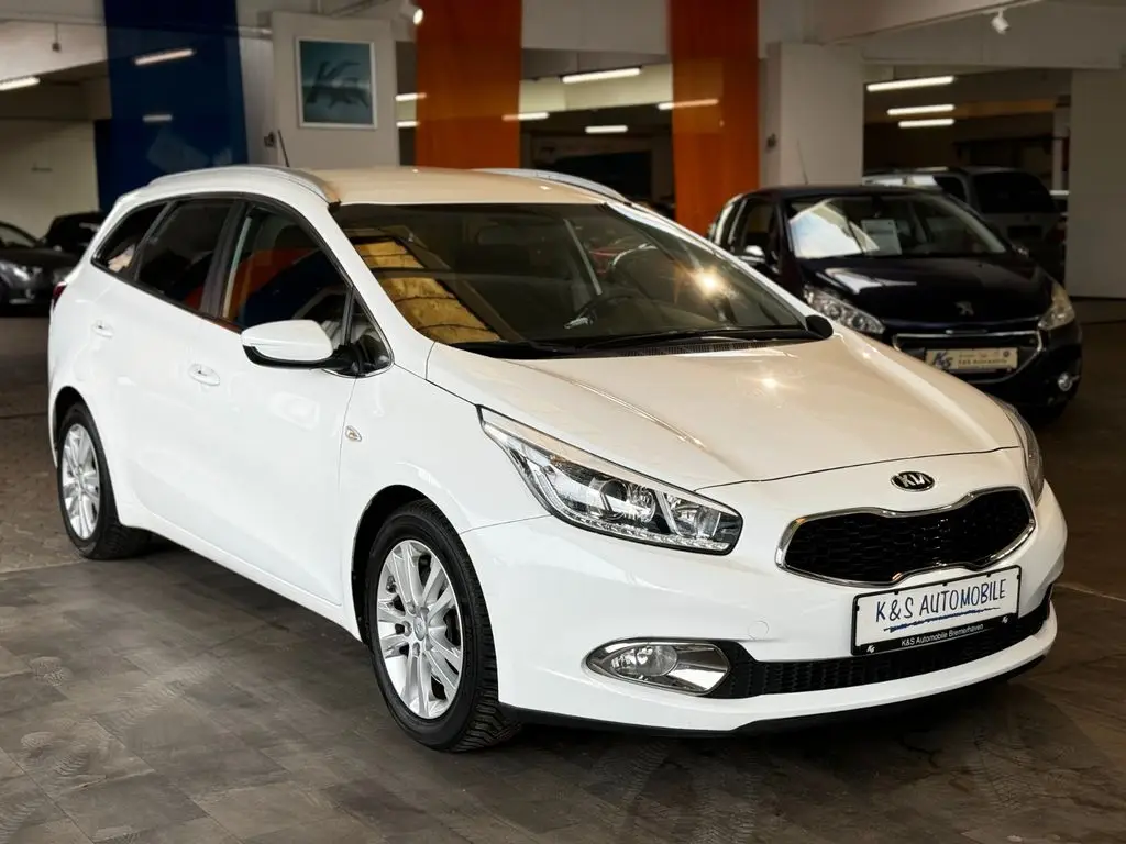 Photo 1 : Kia Ceed 2015 Petrol