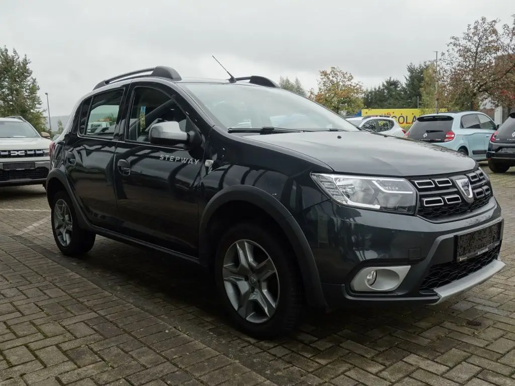 Photo 1 : Dacia Sandero 2020 Petrol