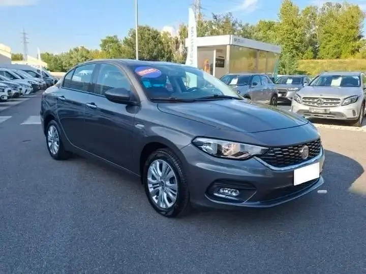 Photo 1 : Fiat Tipo 2016 Essence