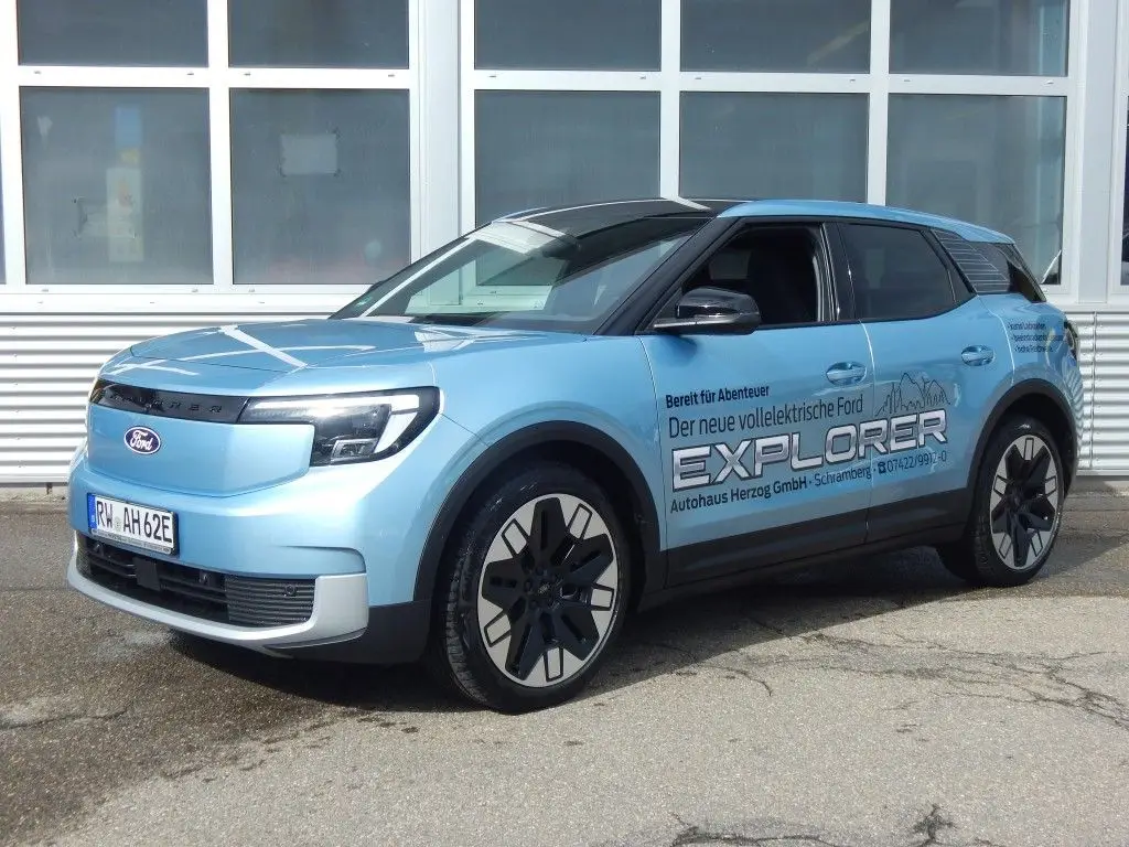 Photo 1 : Ford Explorer 2024 Non renseigné