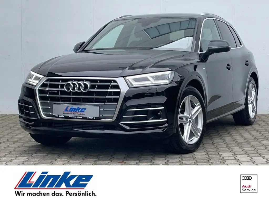 Photo 1 : Audi Q5 2020 Hybride