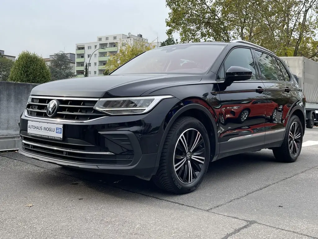 Photo 1 : Volkswagen Tiguan 2023 Petrol