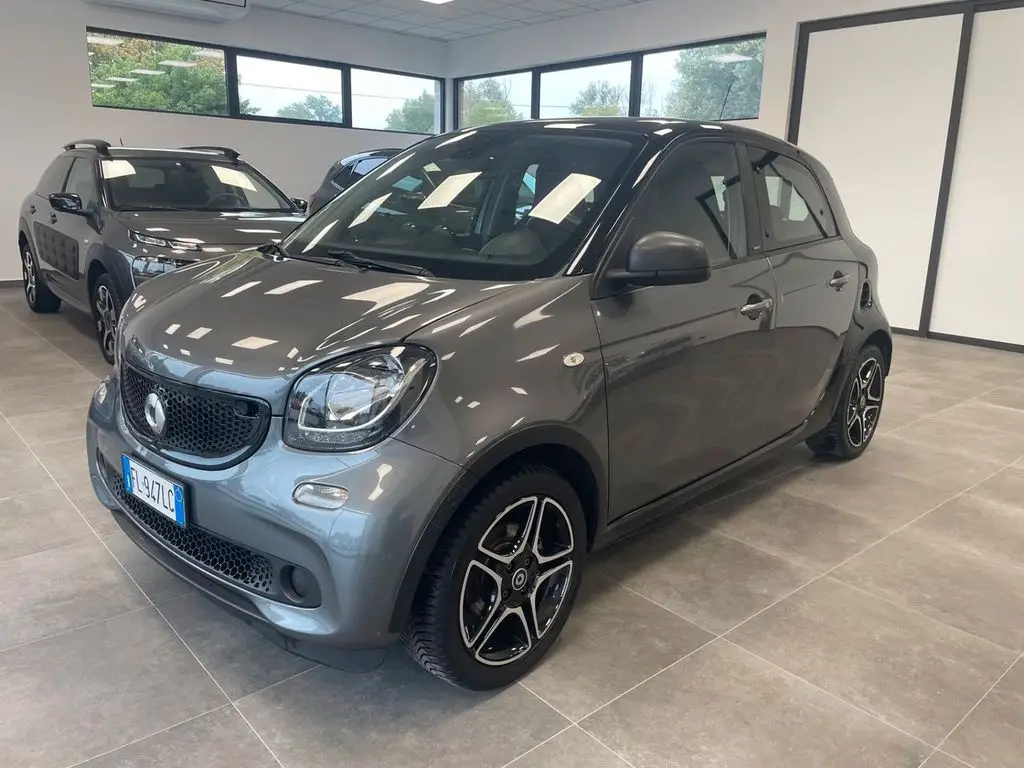 Photo 1 : Smart Forfour 2017 Petrol