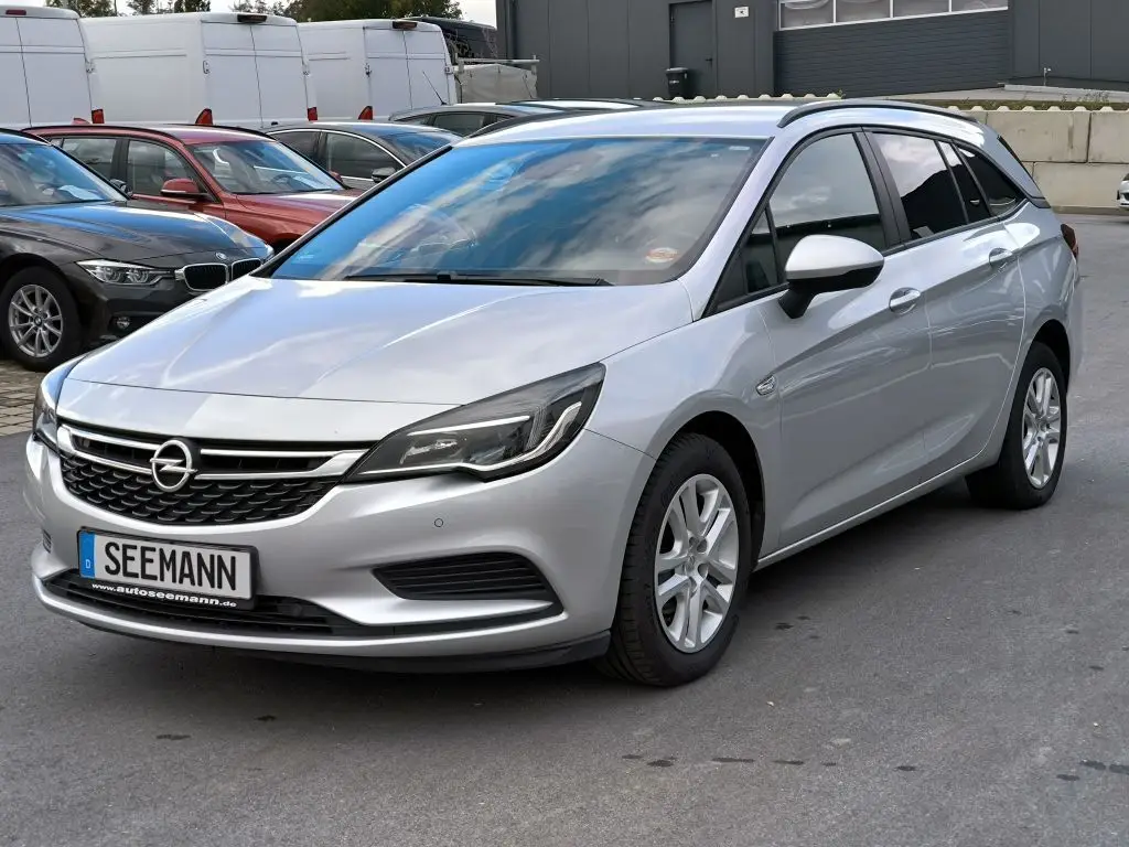 Photo 1 : Opel Astra 2018 Diesel