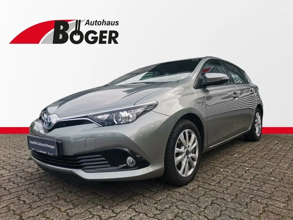 Photo 1 : Toyota Auris 2016 Hybrid