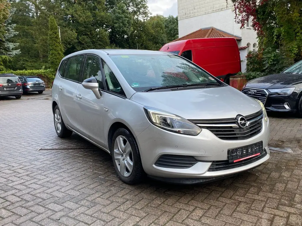 Photo 1 : Opel Zafira 2018 Diesel