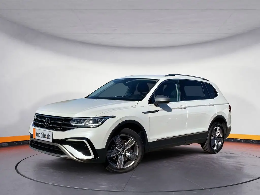 Photo 1 : Volkswagen Tiguan 2023 Petrol