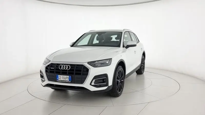 Photo 1 : Audi Q5 2021 Hybrid