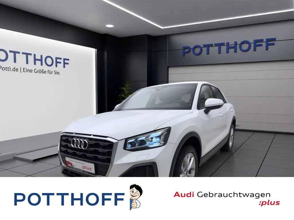 Photo 1 : Audi Q2 2024 Petrol