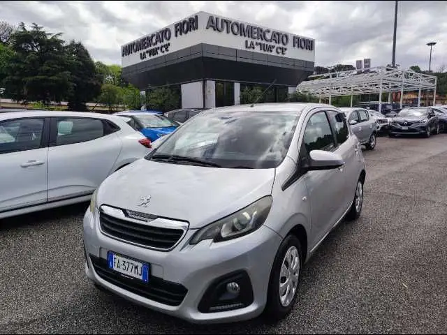 Photo 1 : Peugeot 108 2015 Essence