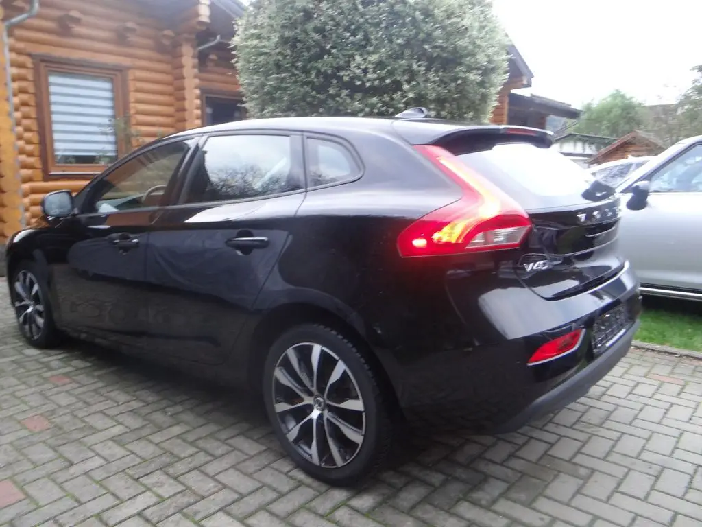 Photo 1 : Volvo V40 2019 Petrol