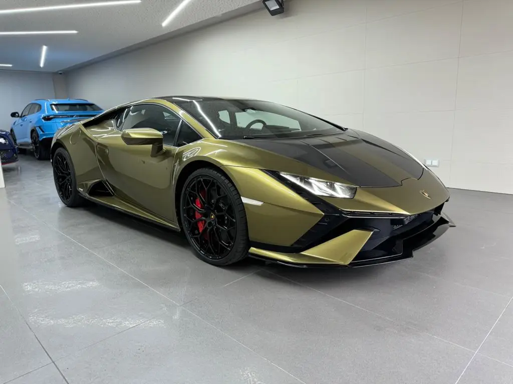 Photo 1 : Lamborghini Huracan 2024 Essence