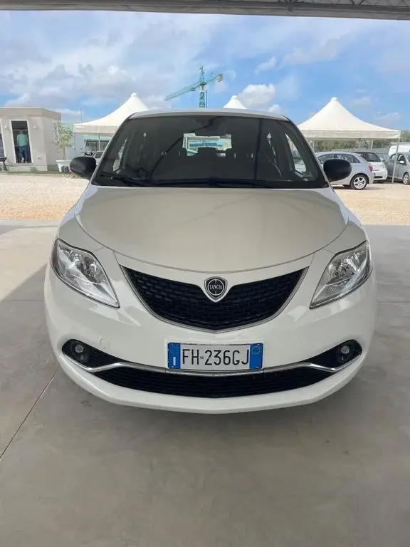 Photo 1 : Lancia Ypsilon 2017 Diesel