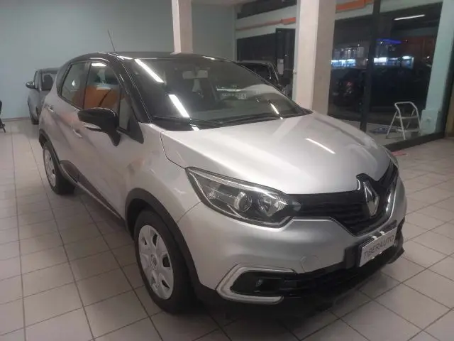 Photo 1 : Renault Captur 2019 Diesel