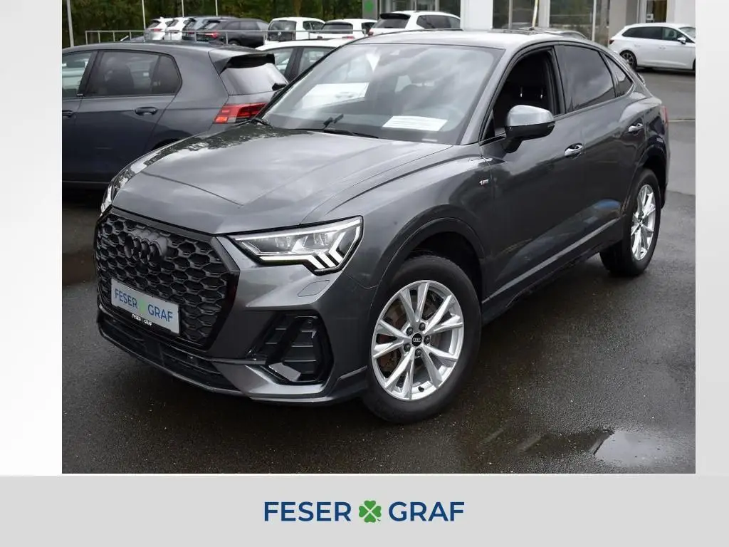 Photo 1 : Audi Q3 2021 Petrol