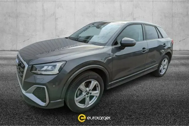 Photo 1 : Audi Q2 2023 Petrol