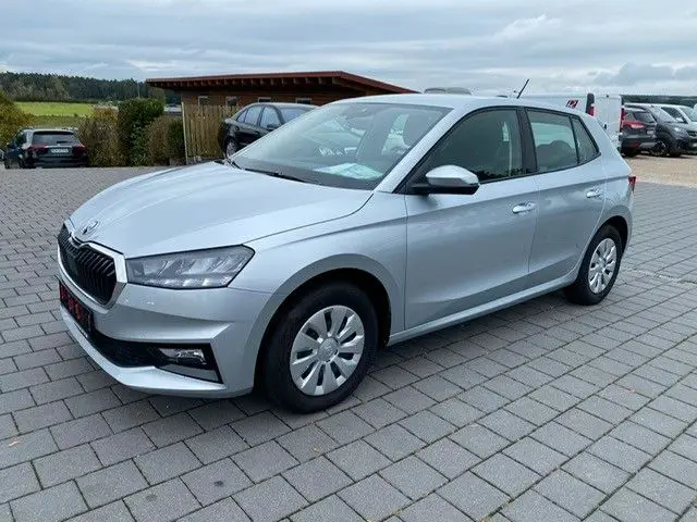 Photo 1 : Skoda Fabia 2023 Petrol