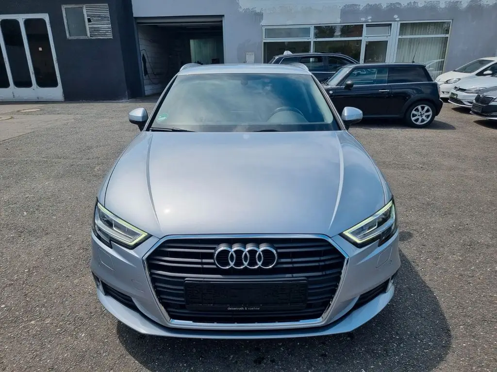 Photo 1 : Audi A3 2019 Essence